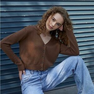 Brandy Melville John Galt button down Brown
Billie Cardigan